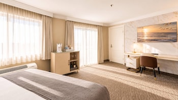 Suite, 1 King Bed, Non Smoking