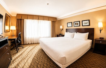 Premium Suite, Two Bedrooms with 1 King Bed and 1 Double Bed, Ocean View, Non Smoking