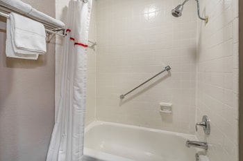 Deluxe Room, 2 Queen Beds, Smoking