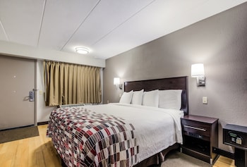 Superior Room, 1 King Bed, Accessible (Smoke Free)