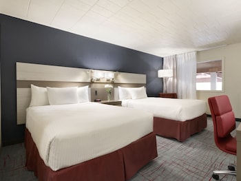 Superior Room, 2 Double Beds, Non Smoking, Pool View
