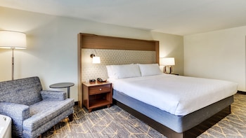 Room, 1 King Bed, Golf View