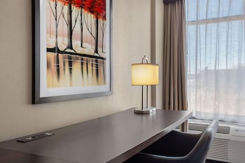 Standard Room, 2 Queen Beds (Mobility/Hearing Access, Roll-in Shwr)