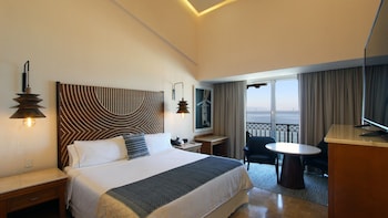 Honeymoon Suite