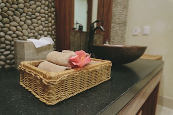 Honeymoon Suite