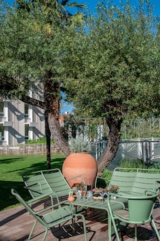 Standard Room, Multiple Beds (Garden Side)
