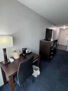 Deluxe Room, 1 King Bed, Balcony