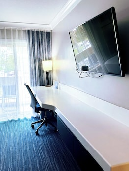 Executive Room, 2 Queen Beds, Jetted Tub