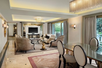 Presidential Suite, 1 King Bed (Balcony)