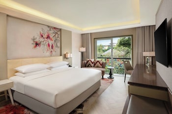 Deluxe Room, 1 King Bed, Non Smoking, Balcony