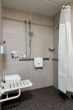 Room, 2 Queen Beds (Hearing Accessible)