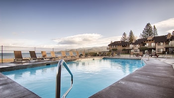 Standard Room, 2 Queen Beds, Lake View