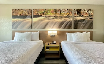 Room, 2 Queen Beds, Accessible, Non Smoking (Mobility, tub w/ grab bars)