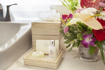 Junior Suite (Pure Wellness Spa)