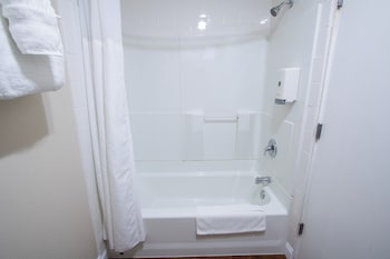 Standard Room, 1 King Bed, Ground Floor