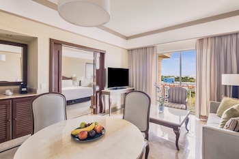 Junior Suite, 1 King Bed
