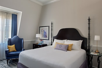 Deluxe Room, 1 King Bed (Newport Guest Room)