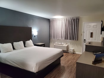 One King Bed, Smoking