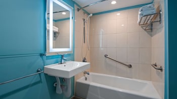 Standard Room, 1 King Bed, Accessible, Non Smoking