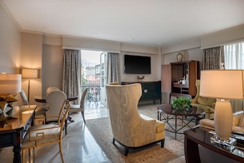 Luxury Suite, 1 King Bed (Pontchartrain)