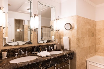 Deluxe Studio Suite
