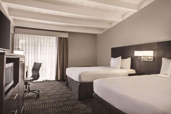 Premium Room, 2 Queen Beds, Accessible, Non Smoking