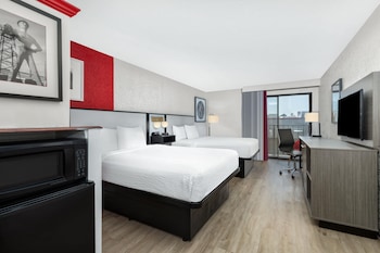 Deluxe Room, 2 Queen Beds, Non Smoking