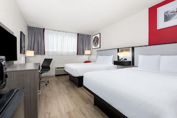 Room, 2 Queen Beds, Mobility Accessible, Non Smoking (Mobility, Roll-in Shower)