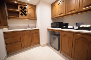 Suite, 1 King Bed