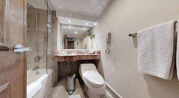 Classic Room, 1 Queen Bed