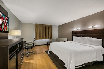 Standard Suite, 1 King Bed, Jetted Tub (Kitchenette, Smoke Free)