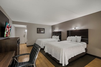 Deluxe Room, 2 Queen Beds, Accessible (Smoke Free)
