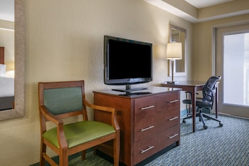 Standard Room, 1 King Bed, Balcony, Pool View
