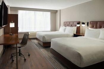 Room, 2 Queen Beds, Hearing Accessible (Mobility Accessible with Bathtub)