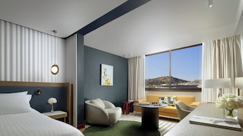 Classic Room, 1 King Bed (Acropolis View)
