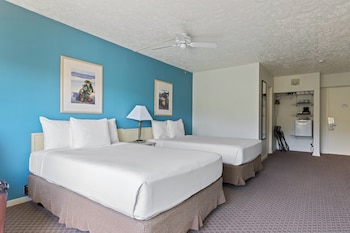 Room, 2 Double Beds, Garden View