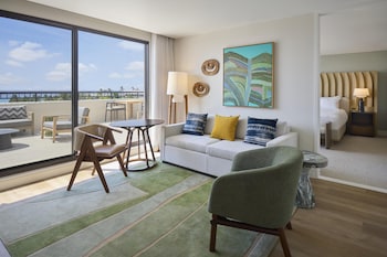 Palace One Bedroom Suite, 1 King Bed, Ocean View
