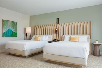 Room, 2 Queen Beds, Accessible, Ocean View (Palace, Bathtub, Newly Renovated)