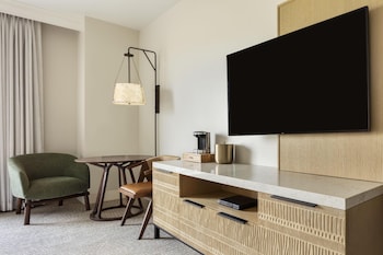Grand Room, 1 King Bed with Sofa bed, Resort View (Palace Grand, Newly Renovated)