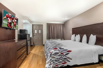Deluxe Room, 1 King Bed, Non Smoking, Kitchenette