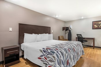 Deluxe Room, 1 King Bed, Non Smoking, Kitchenette
