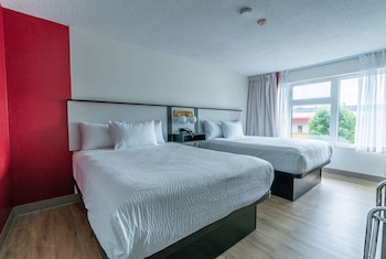 Room, 2 Queen Beds, Non Smoking (Second floor)