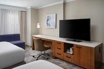 Deluxe Room, 2 Queen Beds, River View