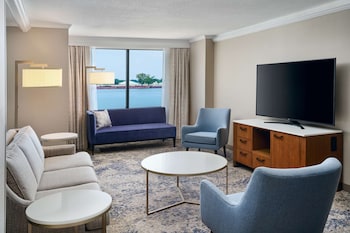 Premium Room (Parlor, Breakfast)