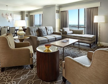 Luxury Room (Parlor)