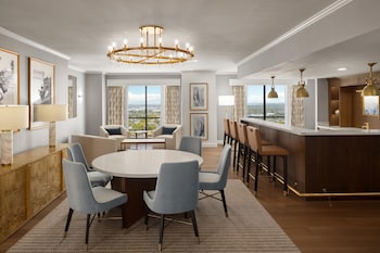 Premium Suite (Parlor, Breakfast)