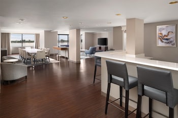 Premium Room (Parlor, Breakfast)