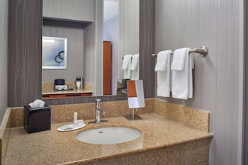 Superior Room, 2 Queen Beds, Courtyard View (Deluxe - Two Queens - Balcony/Courtya)