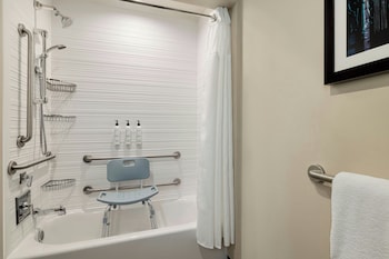 Room, Mobility Accessible (Tub, 2 King Beds)