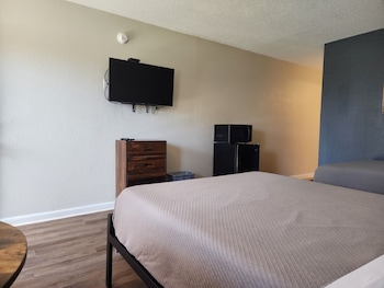 Room, 2 Queen Beds, Smoking
